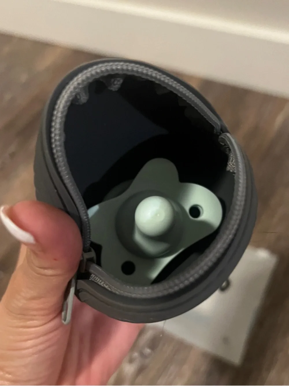 Kids Gray Silicone Round Jewelry Case with Wrist Strap